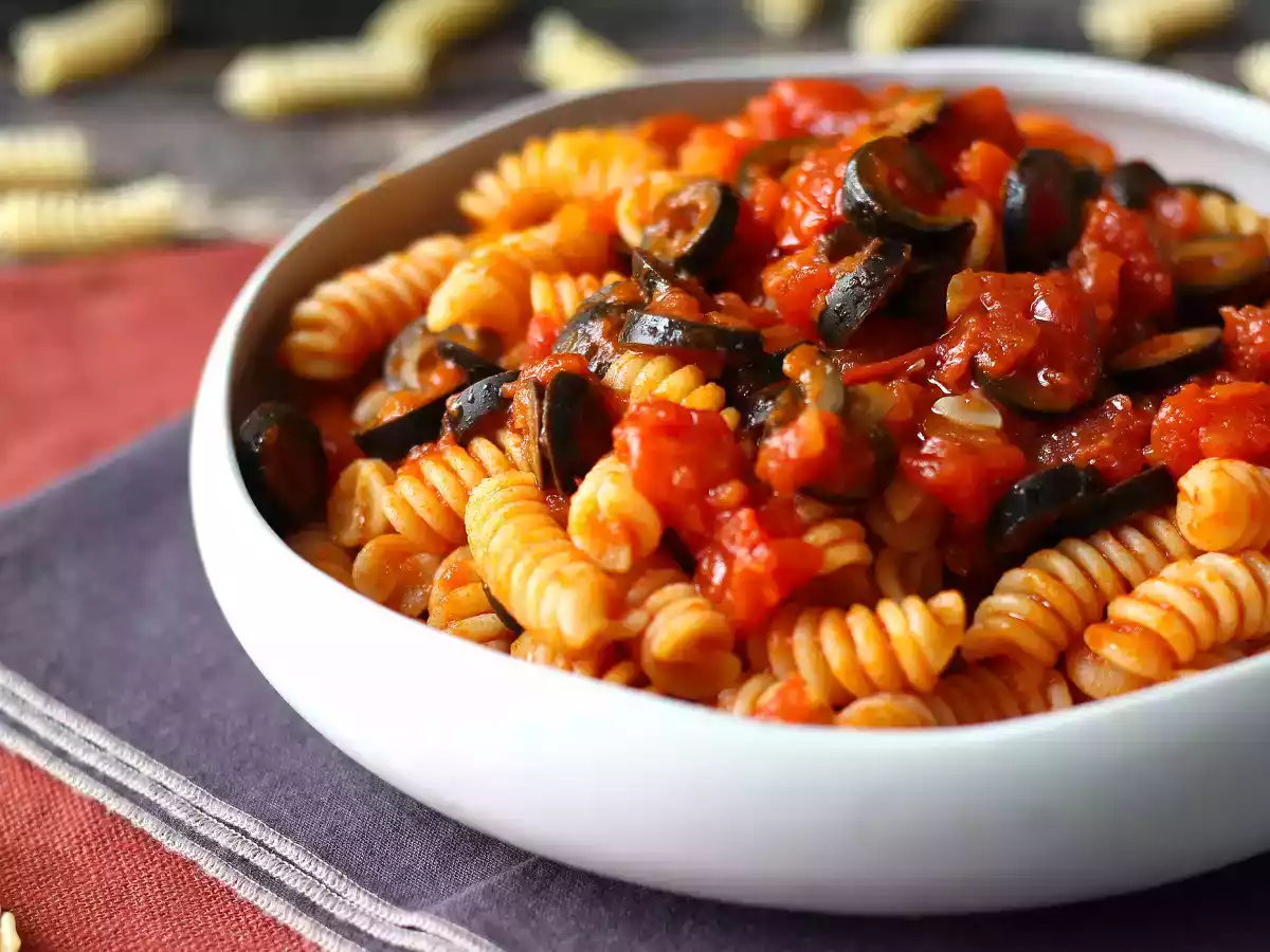 Macarrão ao molho de azeitona: econômico, saboroso e fácil de preparar! - foto 4