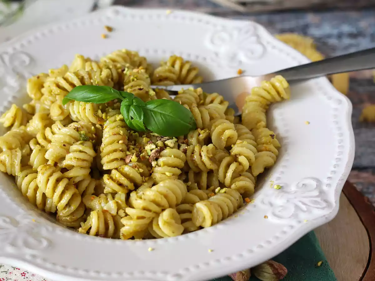 Macarrão ao molho pesto de pistache, uma receita deliciosa e fácil de preparar! - foto 2