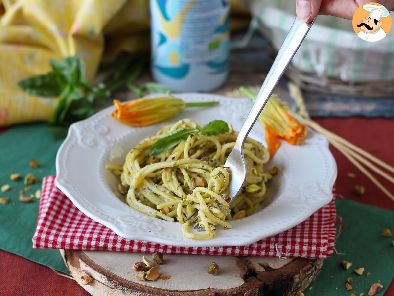 Macarrão com flor de abobrinha (curgete), ricota e pistache - foto 4