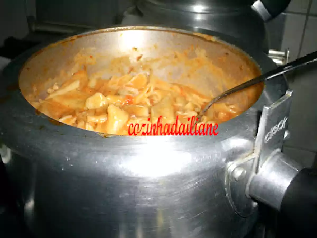 Macarrão com frango na panela de pressão(cozinha rapida e pratica) - foto 2