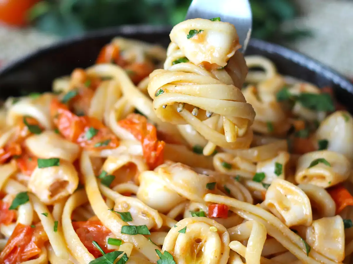 Macarrão com lula congelada e tomate-cereja: receita fácil - foto 6