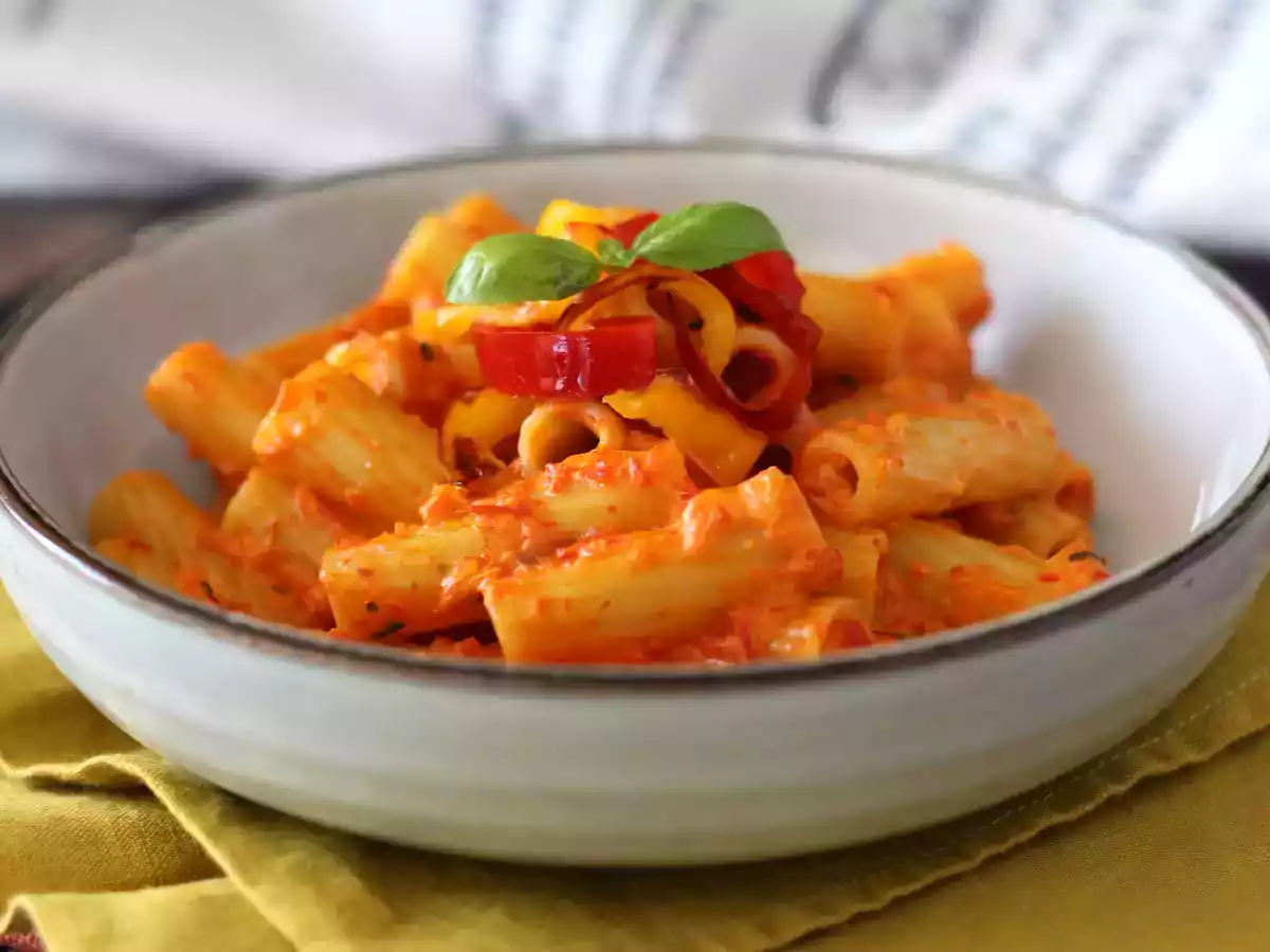 Macarrão com molho de pimentão e queijo Philadelphia - foto 4