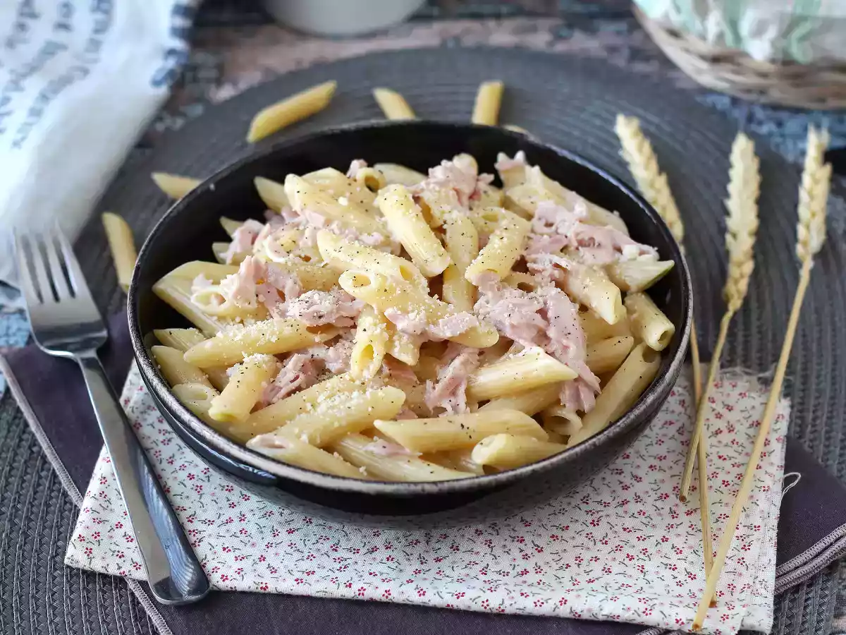 Macarrão com natas (creme de leite) e presunto: almoço rápido e saboroso - foto 2