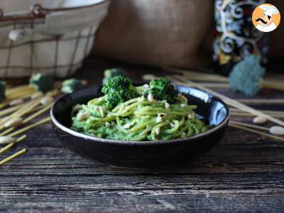 Macarrão cremoso com brócolis e amêndoas: um prato fácil de preparar e saboroso - foto 4