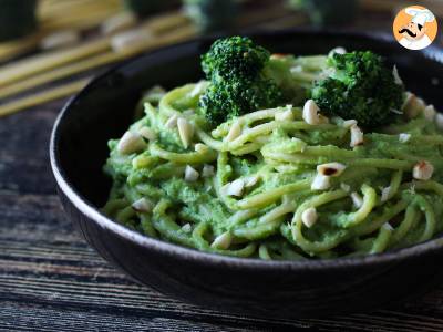 Macarrão cremoso com brócolis e amêndoas: um prato fácil de preparar e saboroso - foto 5