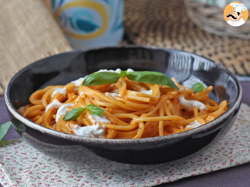 Macarrão cremoso com burrata e tomate-cereja - foto 3