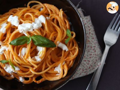 Macarrão cremoso com burrata e tomate-cereja - foto 2