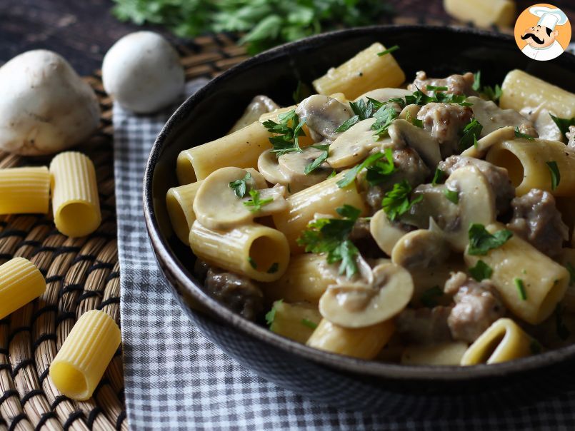 Macarrão cremoso com cogumelos e linguiça - foto 4