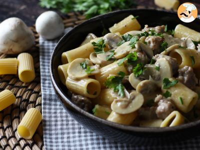 Macarrão cremoso com cogumelos e linguiça - foto 4