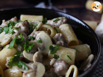 Macarrão cremoso com cogumelos e linguiça - foto 5