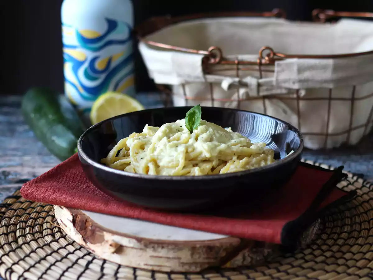 Macarrão cremoso com curgete (abobrinha) e iogurte grego - foto 2