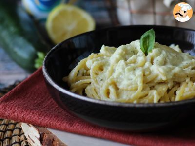 Macarrão cremoso com curgete (abobrinha) e iogurte grego - foto 3