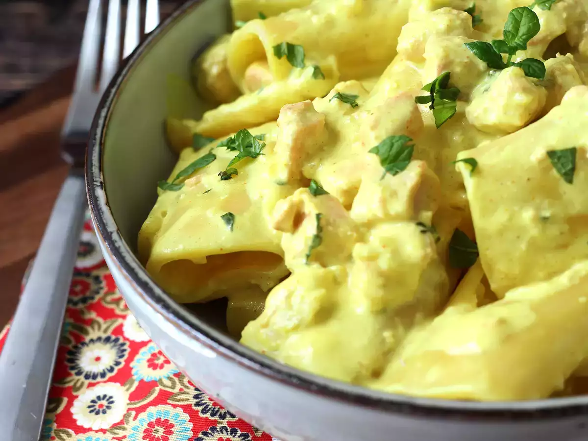 Macarrão cremoso com salmão, hortelã e açafrão - foto 3