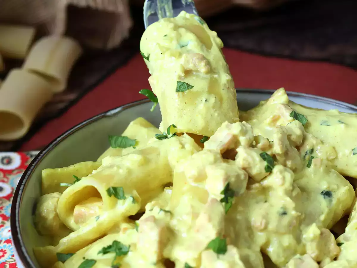 Macarrão cremoso com salmão, hortelã e açafrão - foto 6