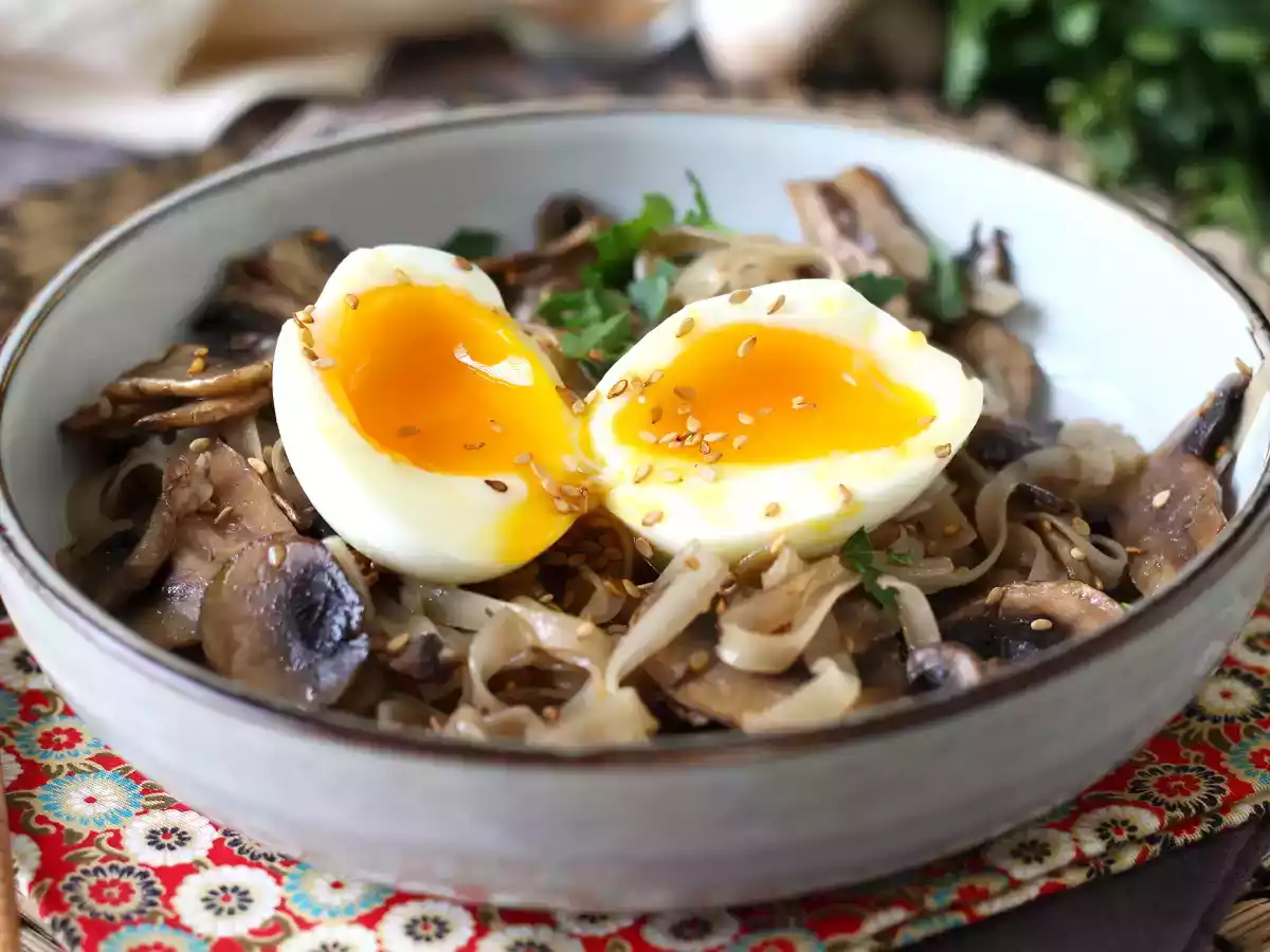 Macarrão de arroz com cogumelo e ovo - foto 4