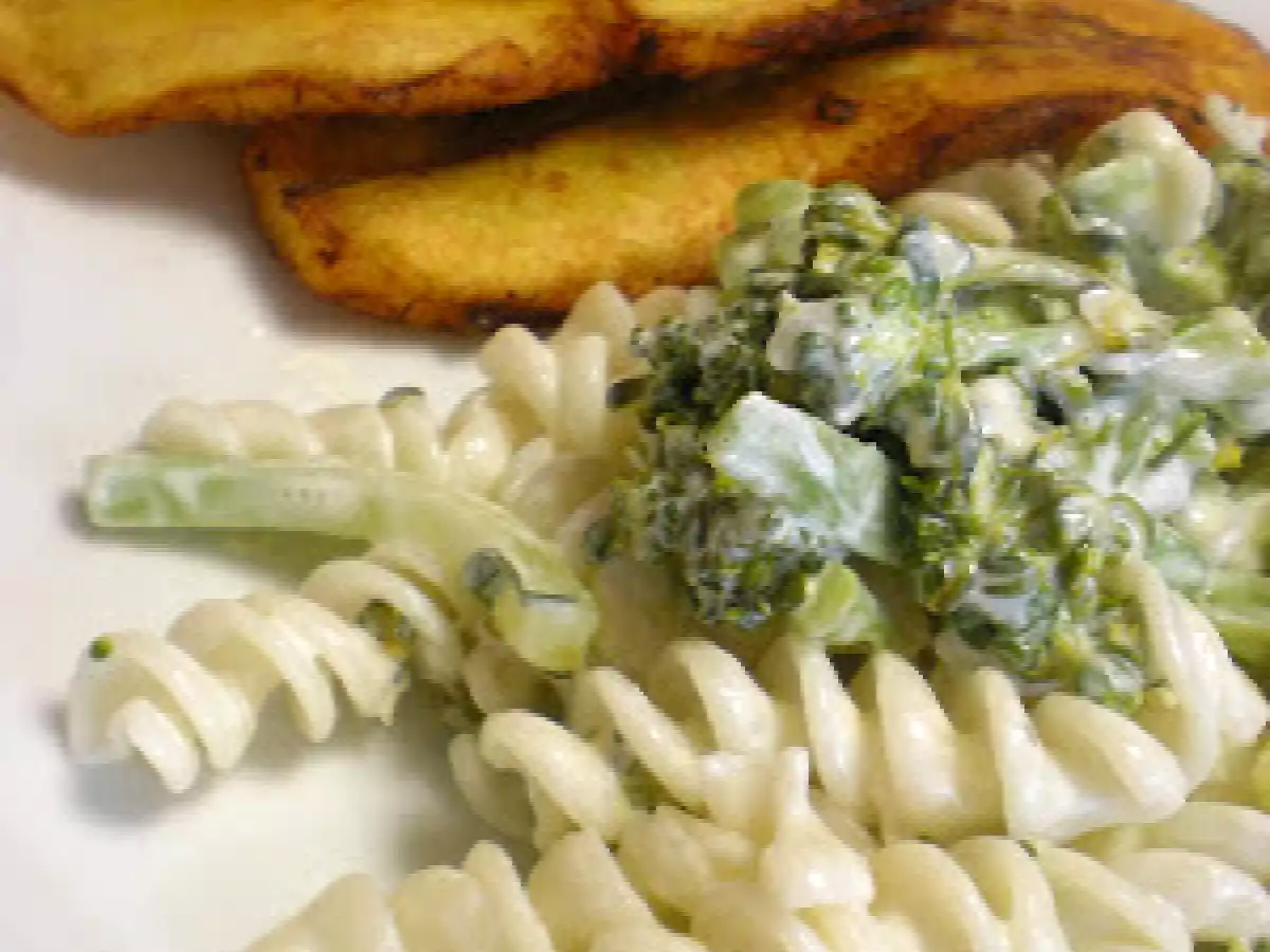 MACARRÃO DE ARROZ(BIFUM) AO CREME DE BRÓCOLIS E ABOBRINHA