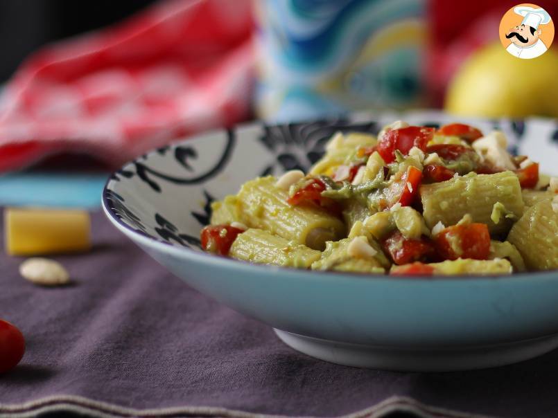 Macarrão frio com creme de abacate, amêndoas e tomate cereja - foto 3