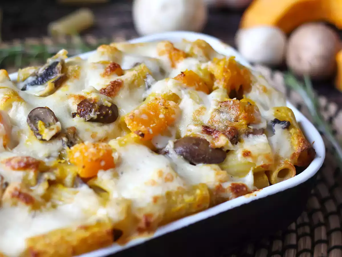 Macarrão gratinado com abóbora, cogumelos e molho bechamel - foto 3