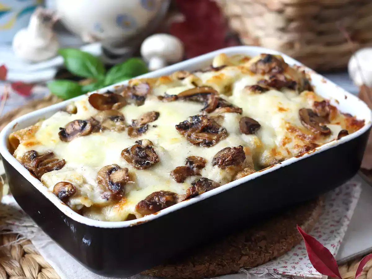 Macarrão gratinado com bechamel e cogumelos: o prato cremoso, gourmet e fácil de fazer