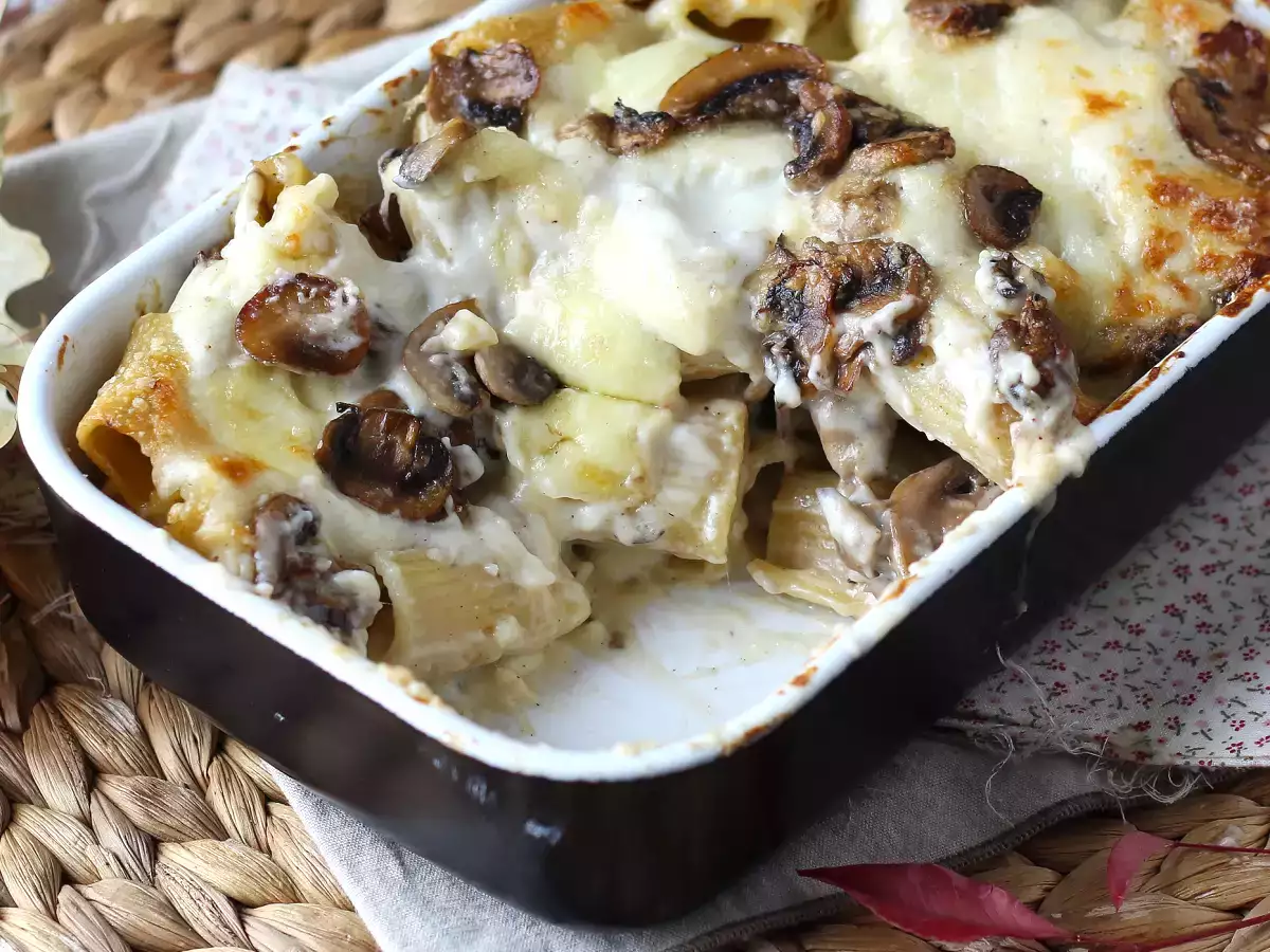 Macarrão gratinado com bechamel e cogumelos: o prato cremoso, gourmet e fácil de fazer - foto 3