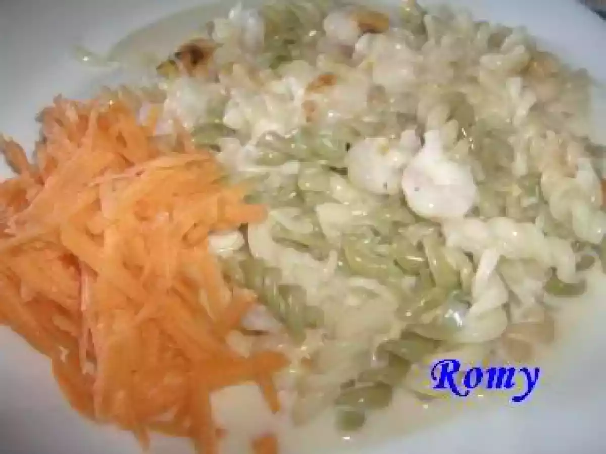 Macarrão gratinado com camarão