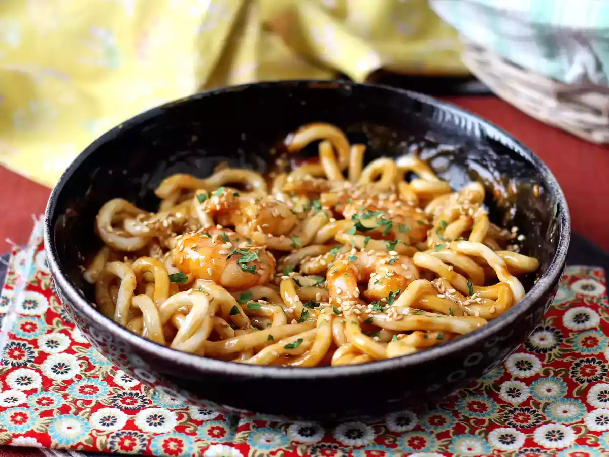 Macarrão udon com camarão ao molho de amendoim picante - foto 2
