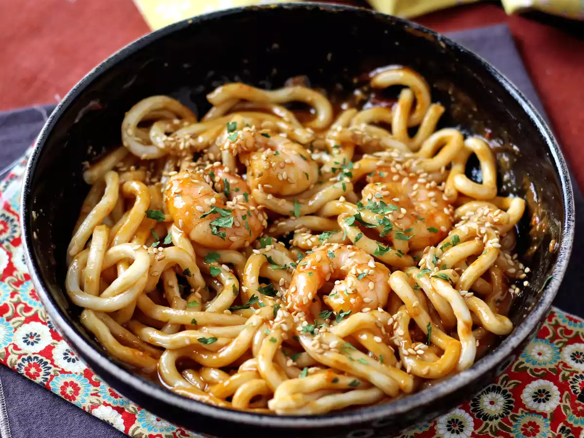 Macarrão udon com camarão ao molho de amendoim picante - foto 5