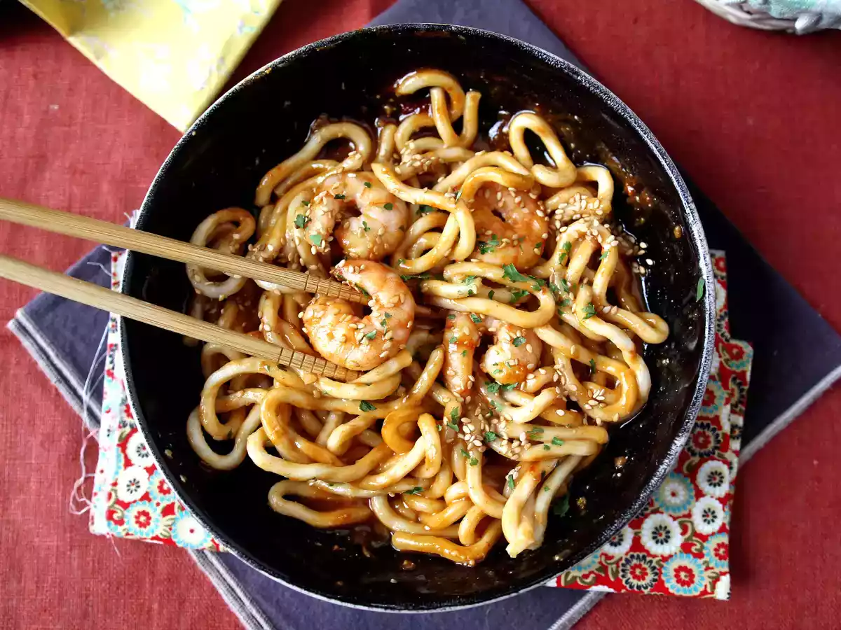 Macarrão udon com camarão ao molho de amendoim picante - foto 6