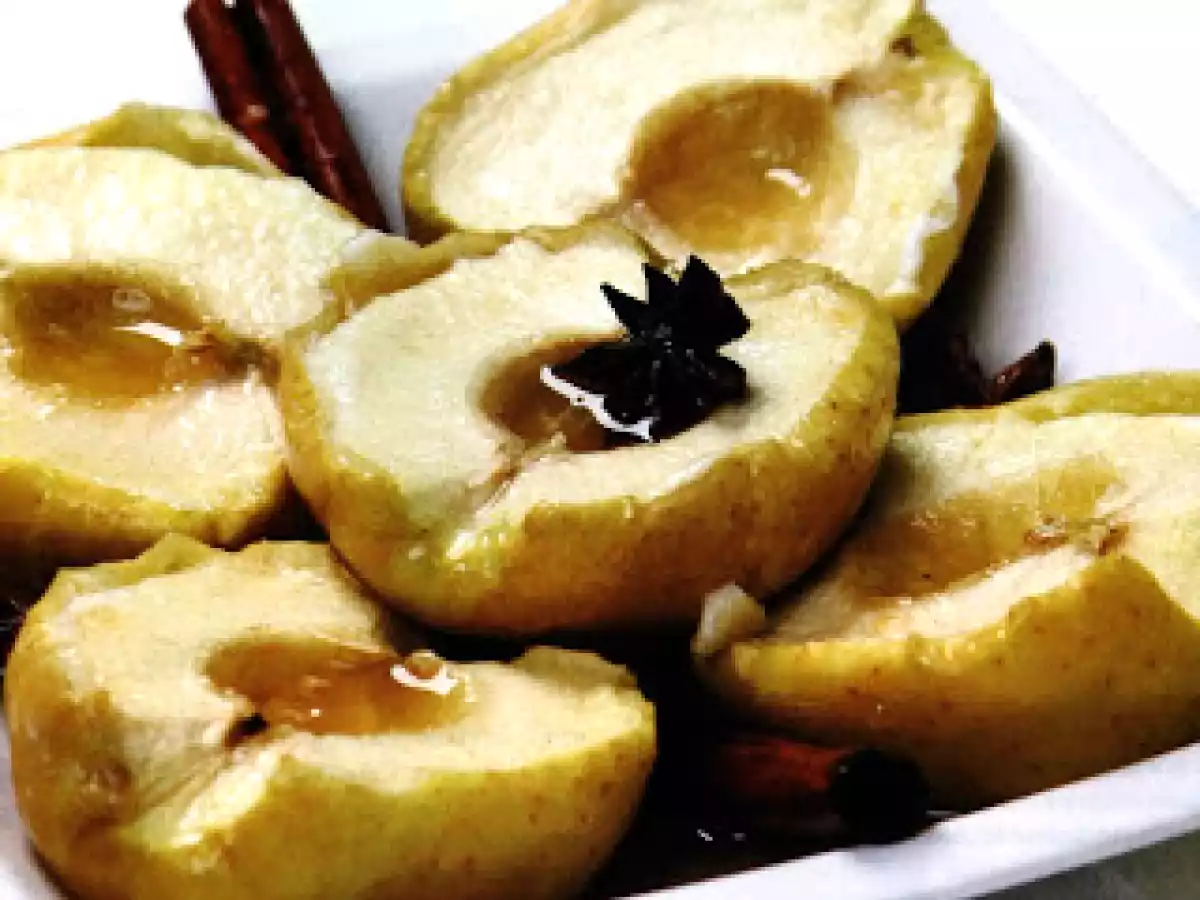 Maçãs Assadas com Canela e Anis