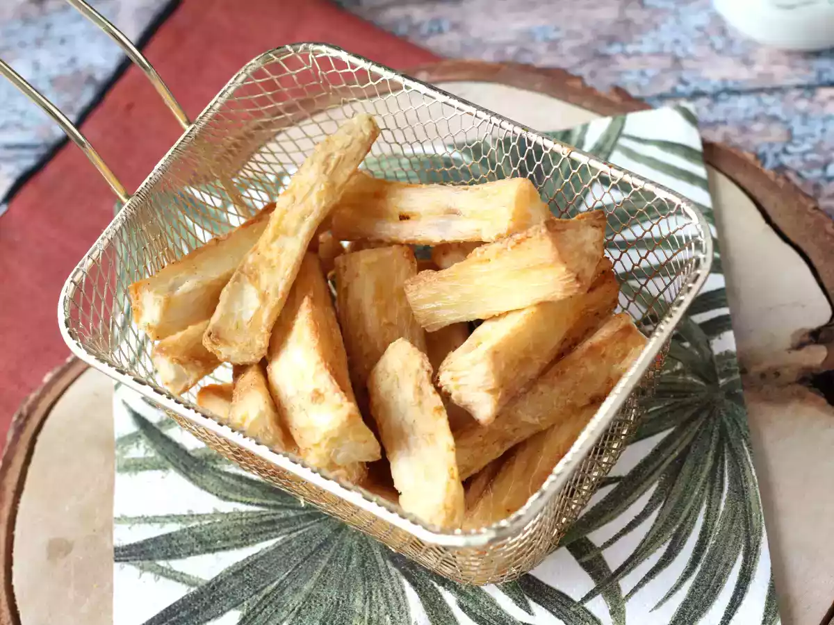 Mandioca frita na Air Fryer, um aperitivo crocante e mais saudável