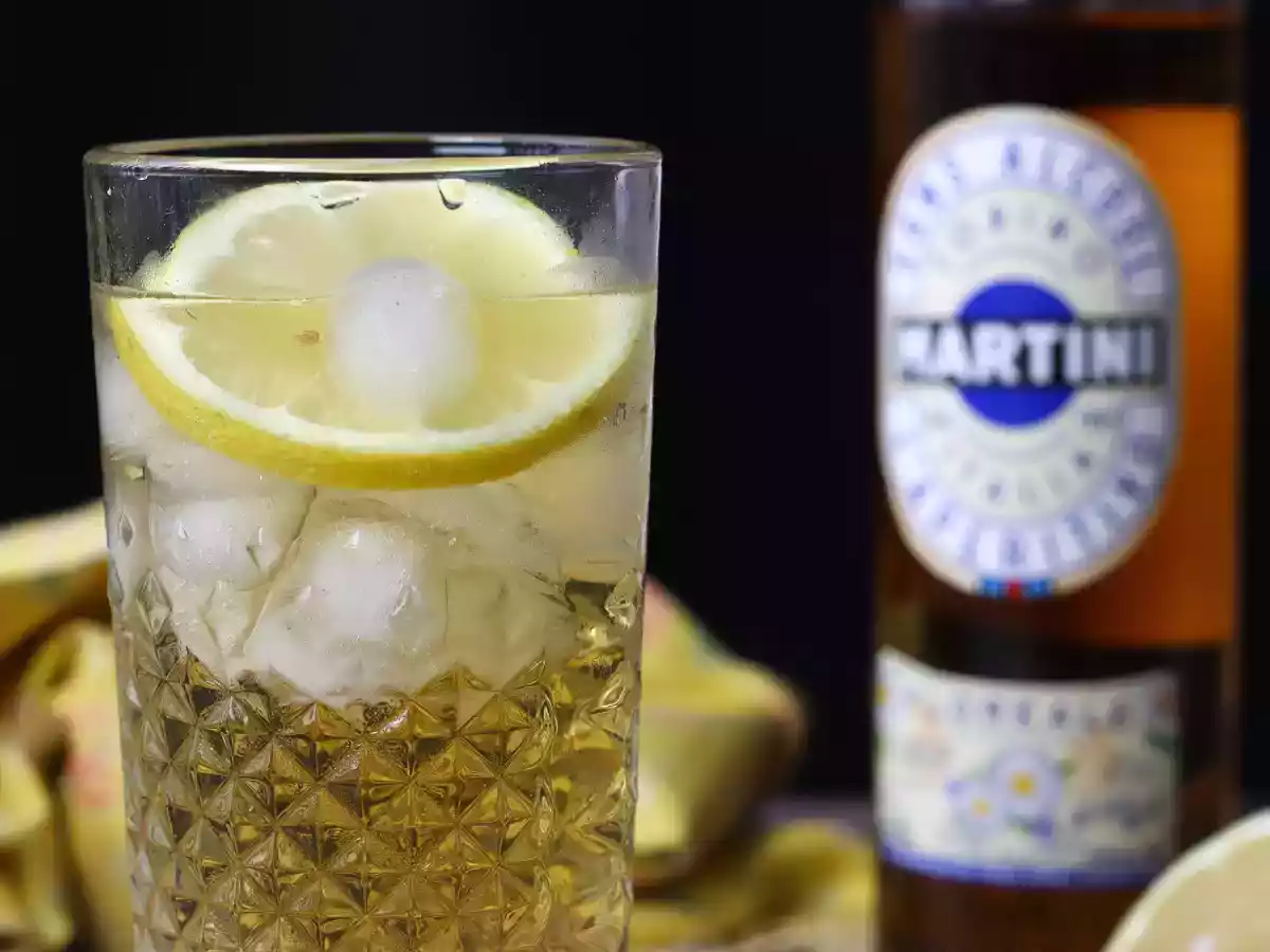 Martini Spritz sem álcool, um coquetel doce e floral para o aperitivo - foto 2
