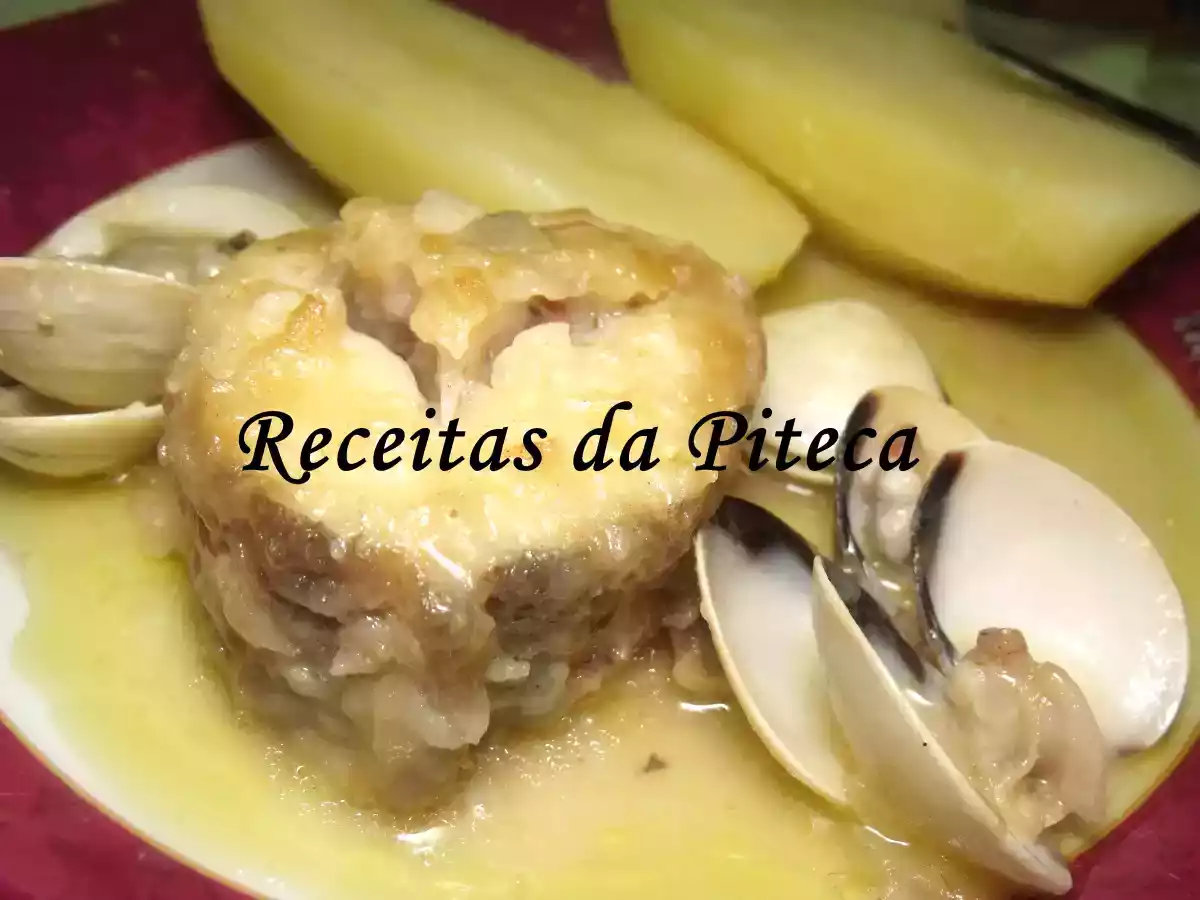 Maruca com amêijoas na frigideira