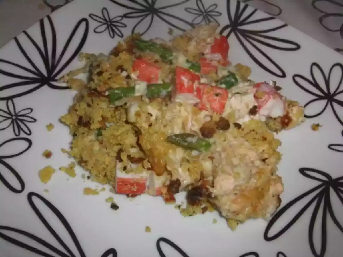 Maruca gratinada com espargos e delícias do mar com broa