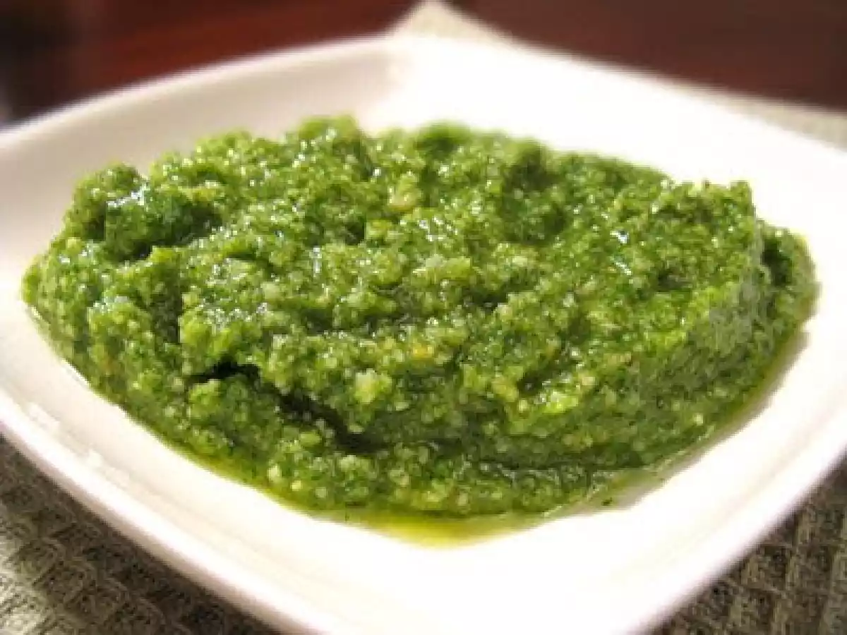 MASSA AO MOLHO PESTO