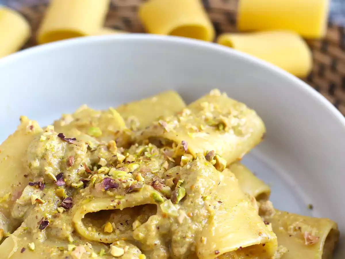 Massa com molho de atum, pistache e limão siciliano - foto 4
