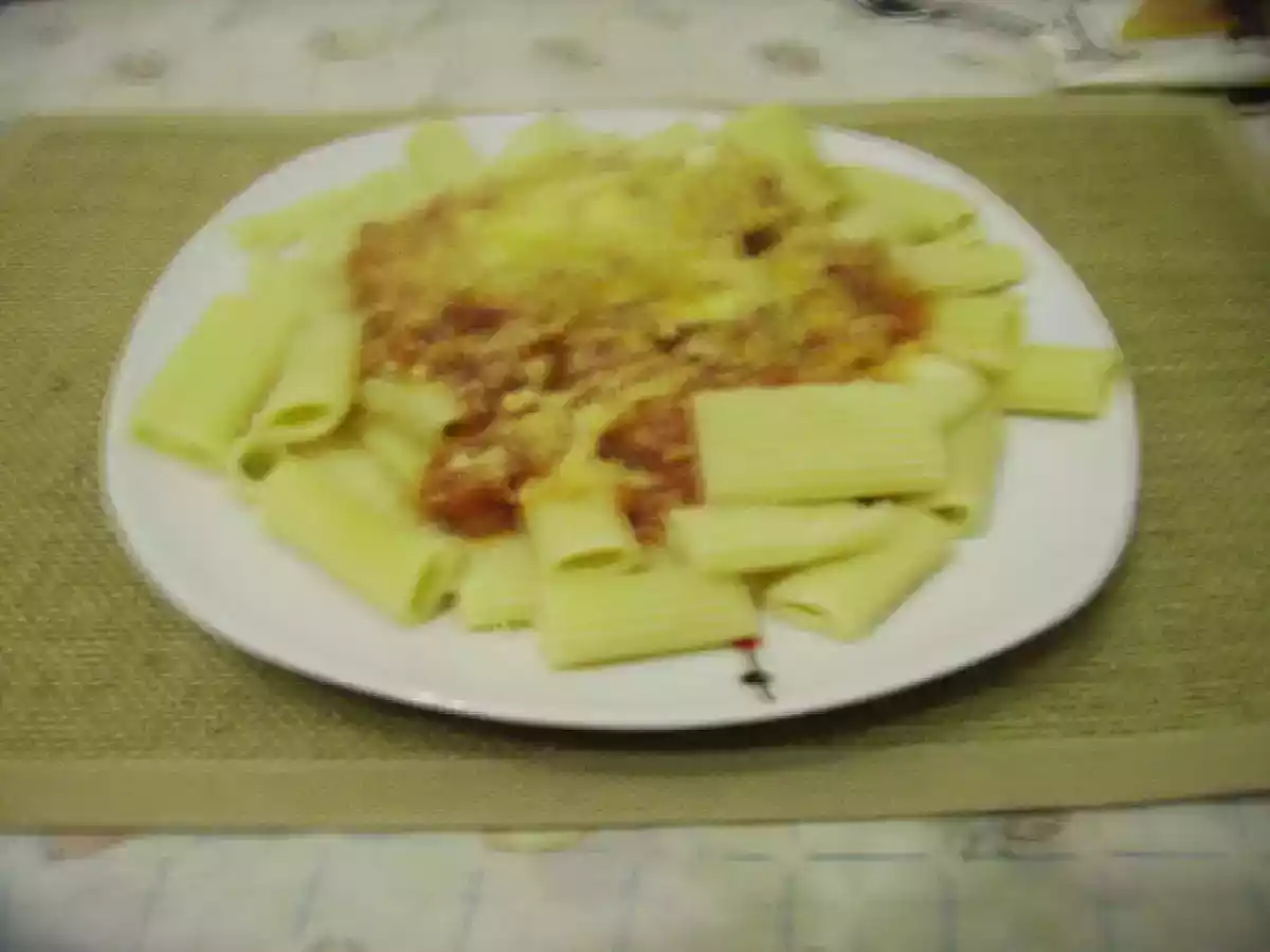 Massa com Tomate e Queijo ralado