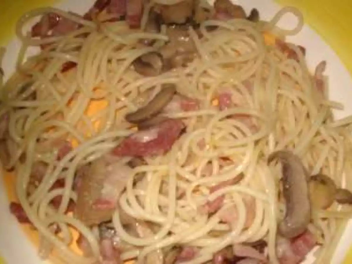 MASSA DE BACON E COGUMELOS...