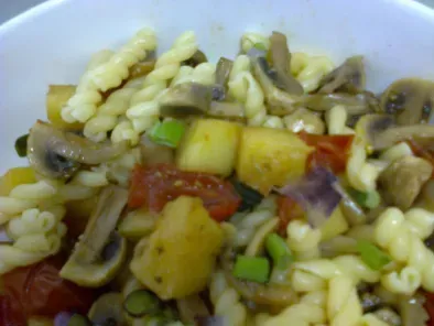 Massa Gemelli com Abacaxi, Cogumelos e Tomate Chucha