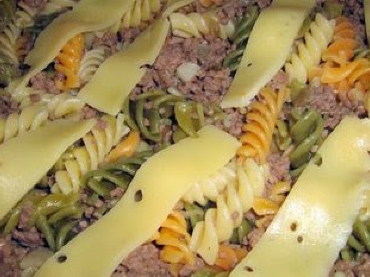 MASSA GRATINADA COM CARNE