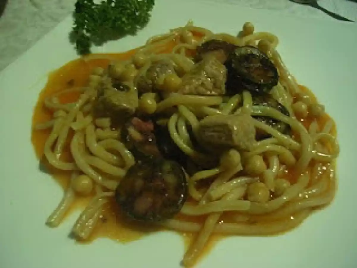 Massa meada com carne e grão. - foto 2
