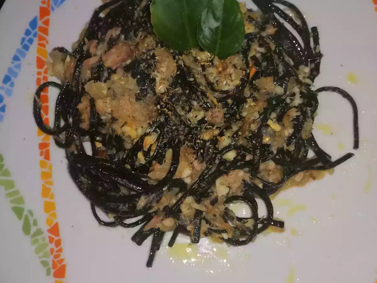 Massa Nero ao atum com molho de manteiga - foto 2