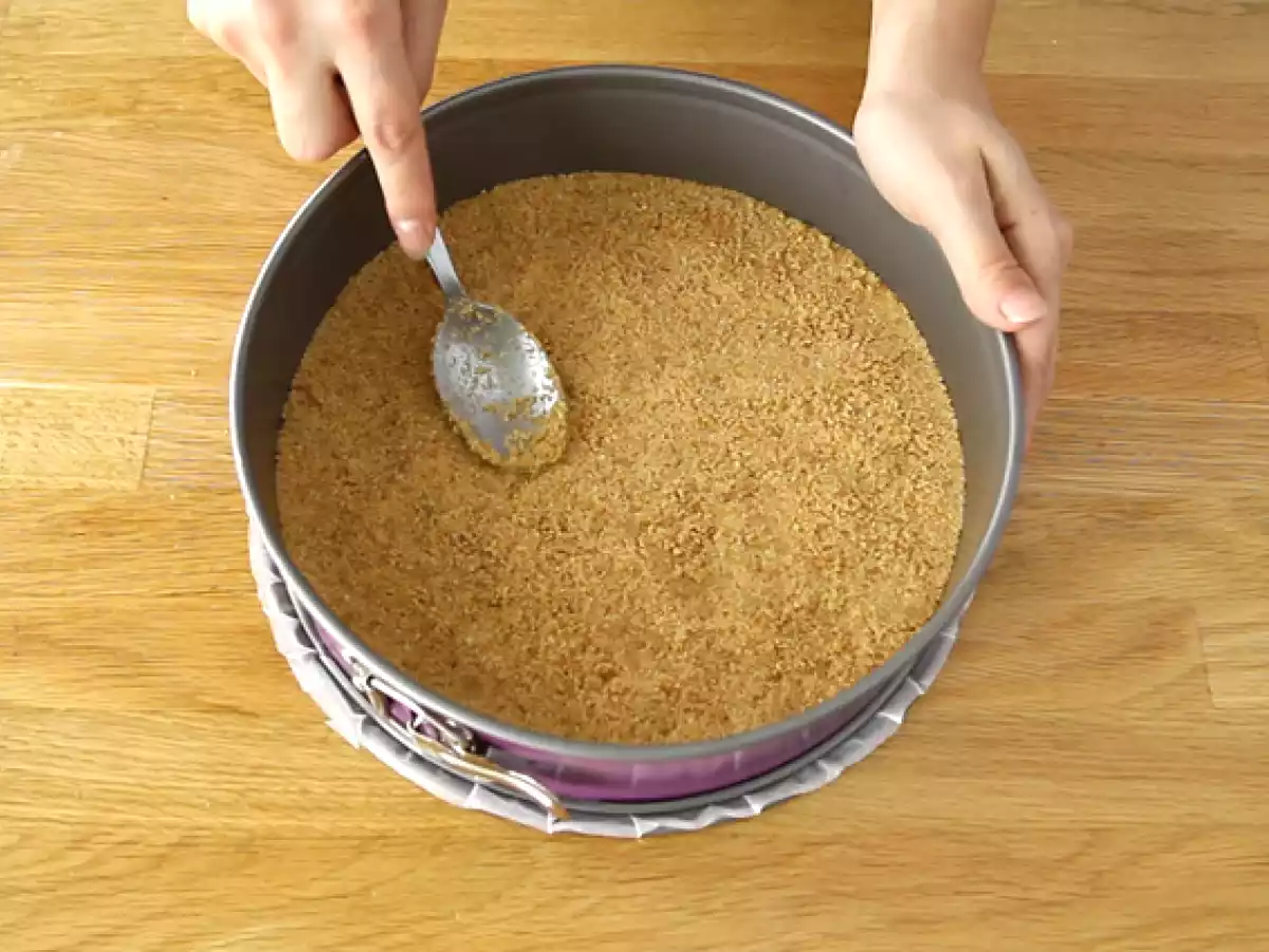 Massa para torta (feita com bolachas)