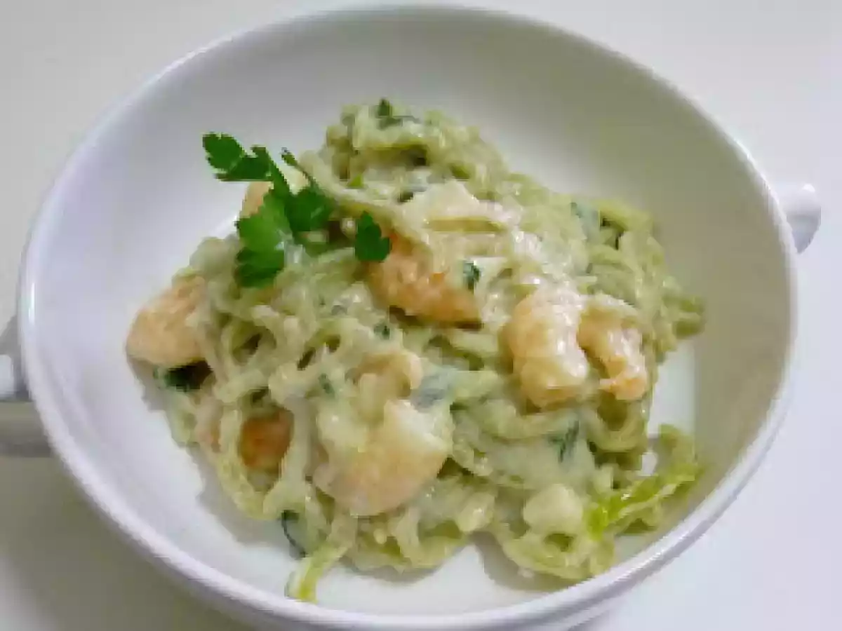 Massa verde com camarão e queijos
