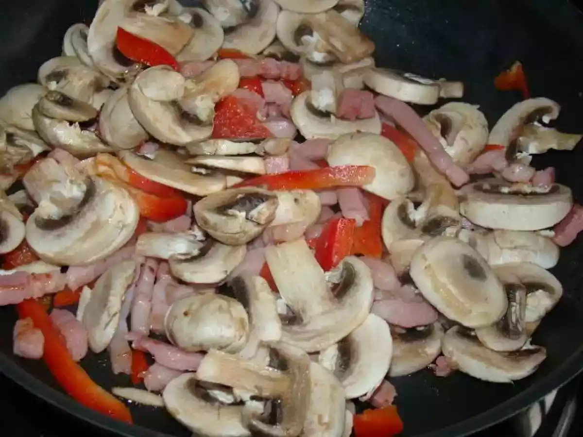 Massada de Talharim de Malagueta com Cogumelos Frescos, Bacon e Pimento - foto 4