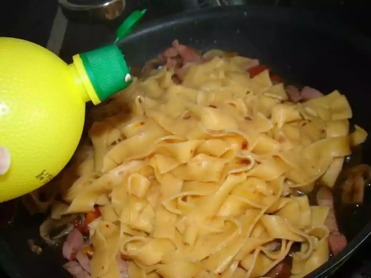 Massada de Talharim de Malagueta com Cogumelos Frescos, Bacon e Pimento - foto 7