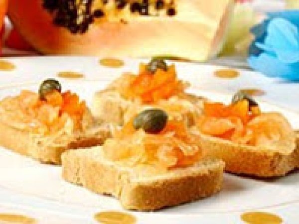 Canapés de Papaia Verde e Pimentões (vegana) Canapés de Papaia Verde e Pimentões (vegana)