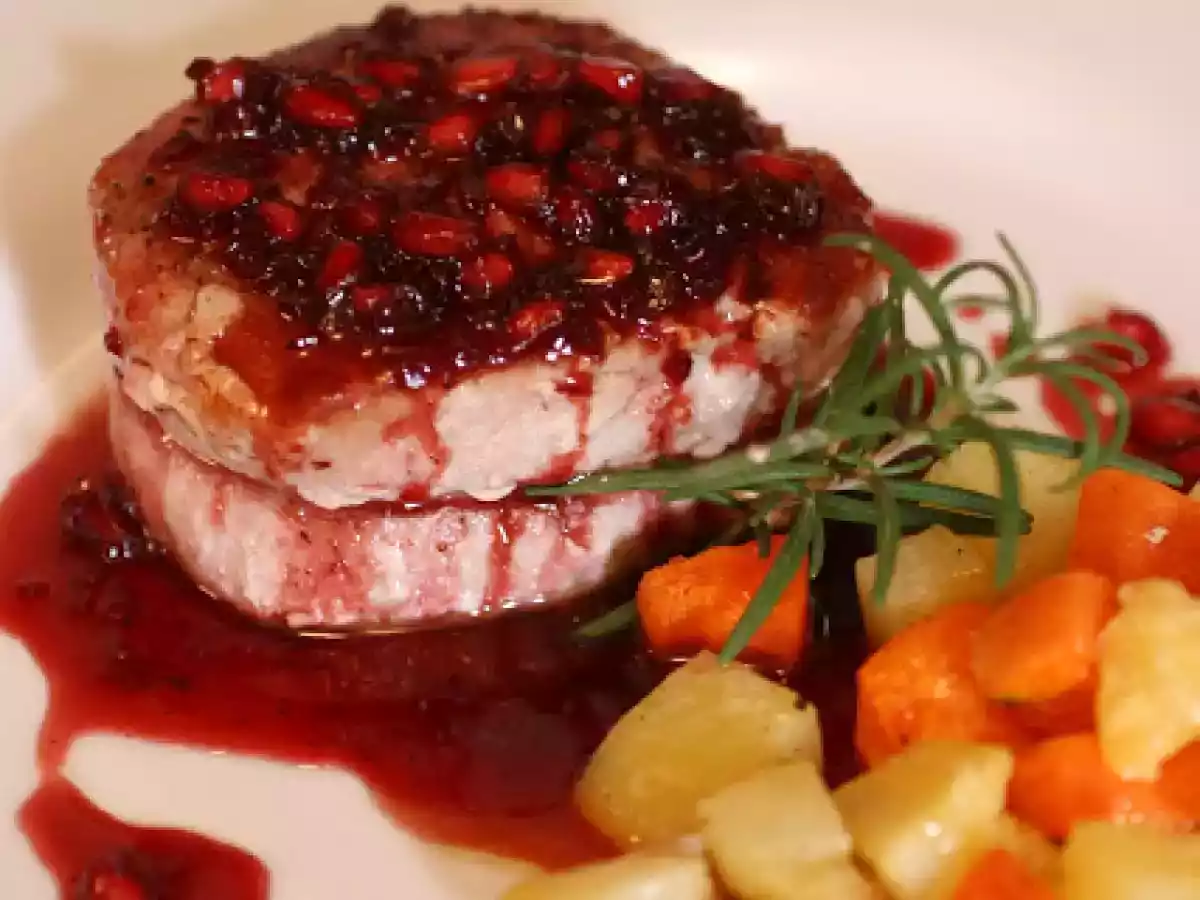 Medalhão Suíno ao Molho de Romã e Vinho Tinto