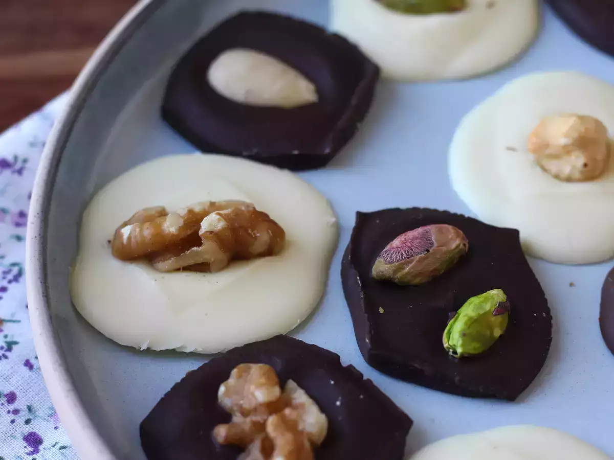 Medalhões de chocolate com frutos secos: fáceis e sem formas - foto 3