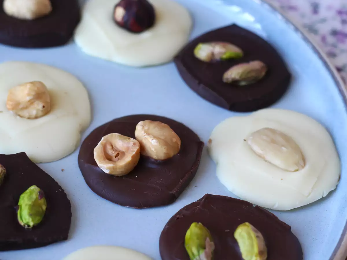 Medalhões de chocolate com frutos secos: fáceis e sem formas - foto 5