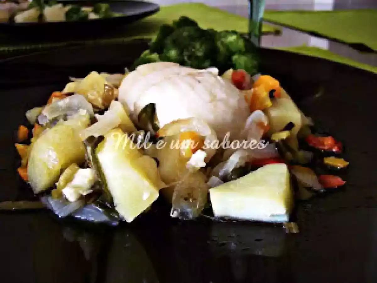 Medalhões de pescada no forno com legumes